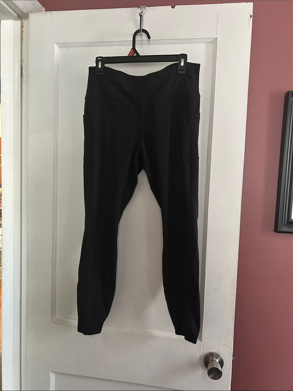 Black High-Waist Leggings with Side Pockets